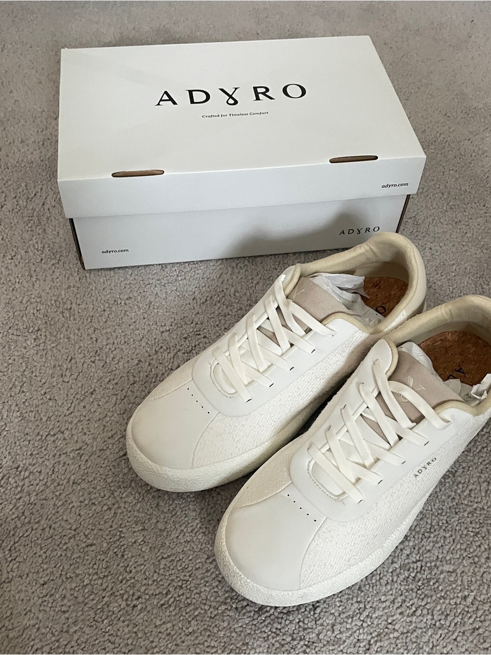 ADYRO White Leather Low-Top Sneakers no tie size 10